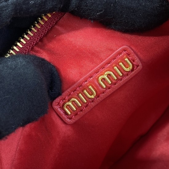 AAA Fake Miu Miu Red Wander Hobo | miumiureplica.com Replica Miu Miu Red Wander hobo bag - perfect clone with triangle logo