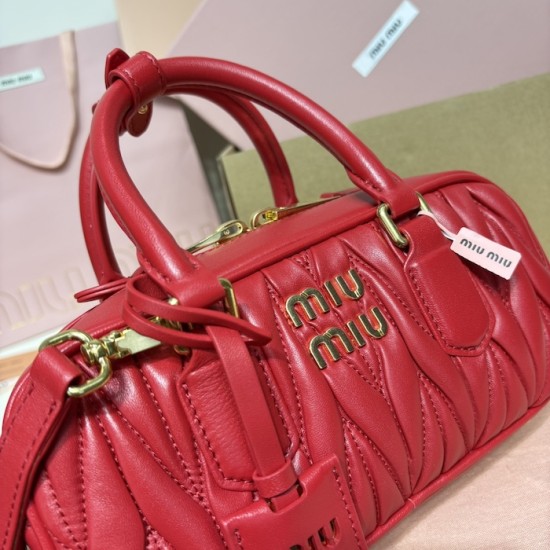 Replica Miu Miu Red Arcadie Bag - 1:1 Quality | miumiureplica.com Replica Miu Miu Red Arcadie Bag Front View