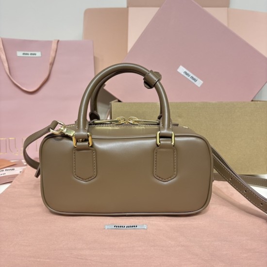 Replica Miu Miu Tundra Arcadie Bag - 1:1 Quality | miumiureplica.com Replica Miu Miu Tundra Arcadie Bag Front View