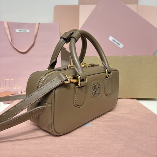 Replica Miu Miu Tundra Arcadie Bag - 1:1 Quality | miumiureplica.com Replica Miu Miu Tundra Arcadie Bag Front View