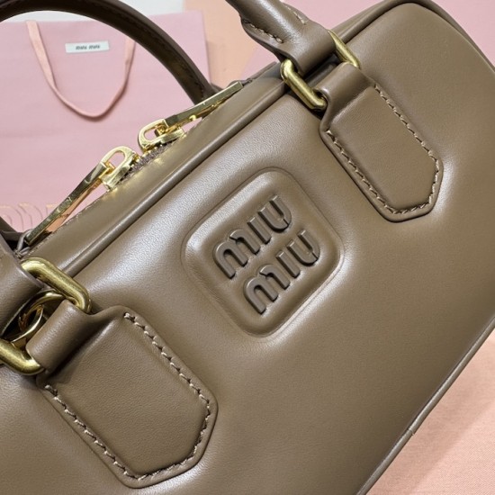 Replica Miu Miu Tundra Arcadie Bag - 1:1 Quality | miumiureplica.com Replica Miu Miu Tundra Arcadie Bag Front View