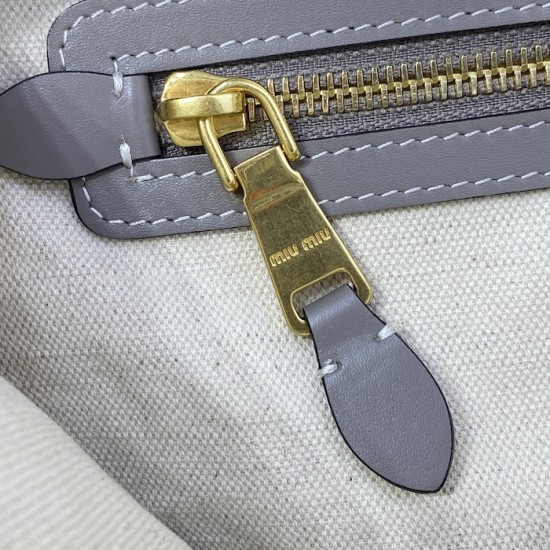 Replica Miu Miu IVY Leather bag - 1:1 Quality | miumiureplica.com Replica Miu Miu IVY Leather Bag in Grey