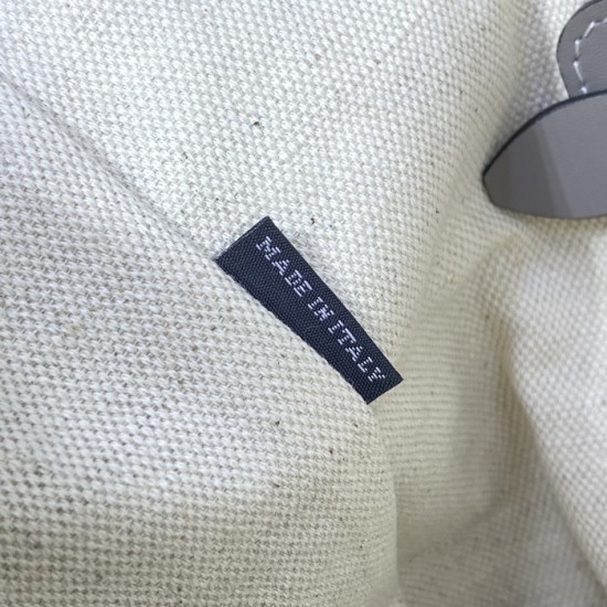 Replica Miu Miu IVY Leather bag - 1:1 Quality | miumiureplica.com Replica Miu Miu IVY Leather Bag in Grey