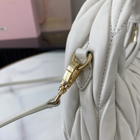 AAA Fake Miu Miu White Mini Wander Bag| miumiureplica.com Replica Miu Miu White Mini Wander hobo bag - perfect clone with triangle logo