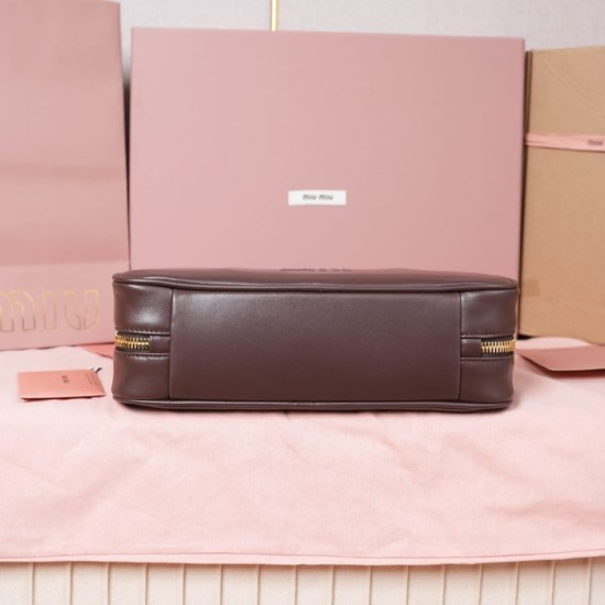 AAA Fake Miu Miu Briarwood Beau Bag| miumiureplica.com Replica Miu Miu Briarwood Beau leather bag - perfect clone with triangle logo